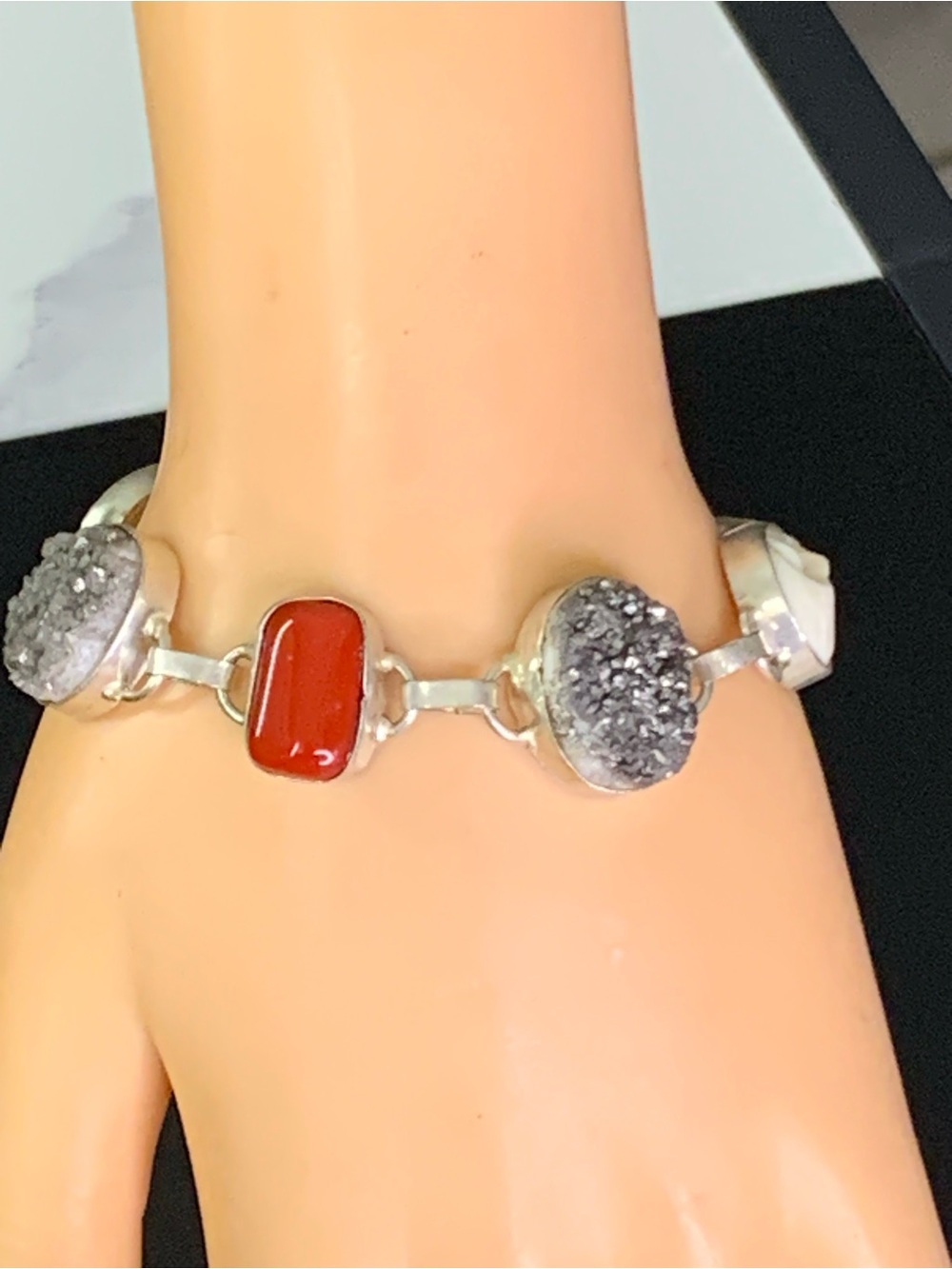 STUNNING VINTAGE STYLE BOLD BRACELET WITH DRUSY & CORAL  7”